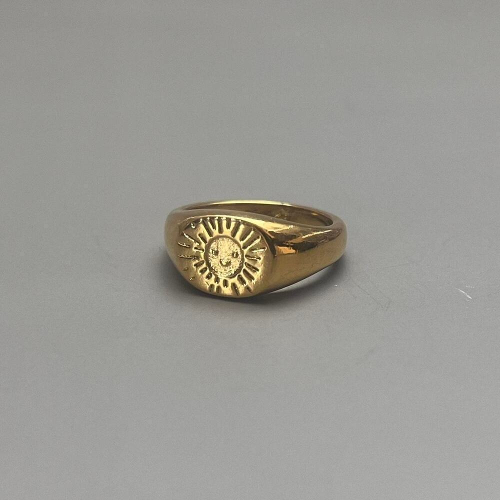 Y2K Vintage Gold Happy Sun Ring – Size 7.5, Unisex, Brand New